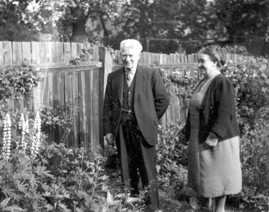 Mark and Jane in garden